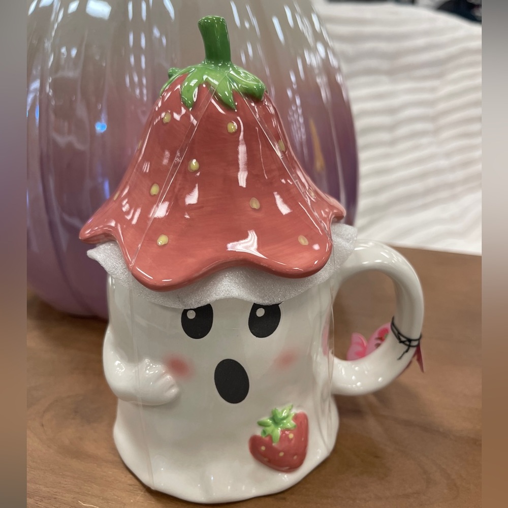 Halloween Ghost Strawberry girl with Lid Ceramic Coffee mug NEW 👻🍓